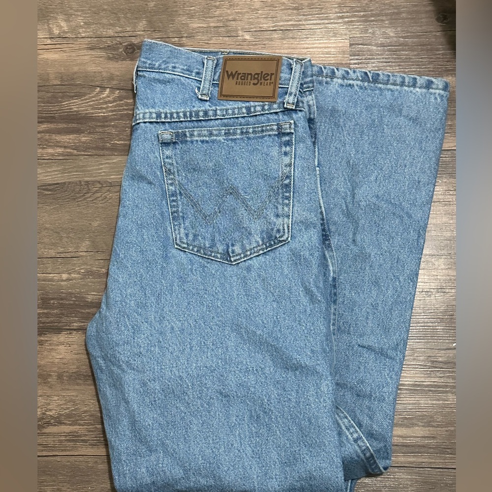 Men’s Wrangler Rugged Wear straight jeans